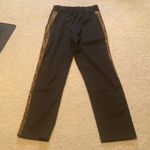 Slim black pants with leopard stripe